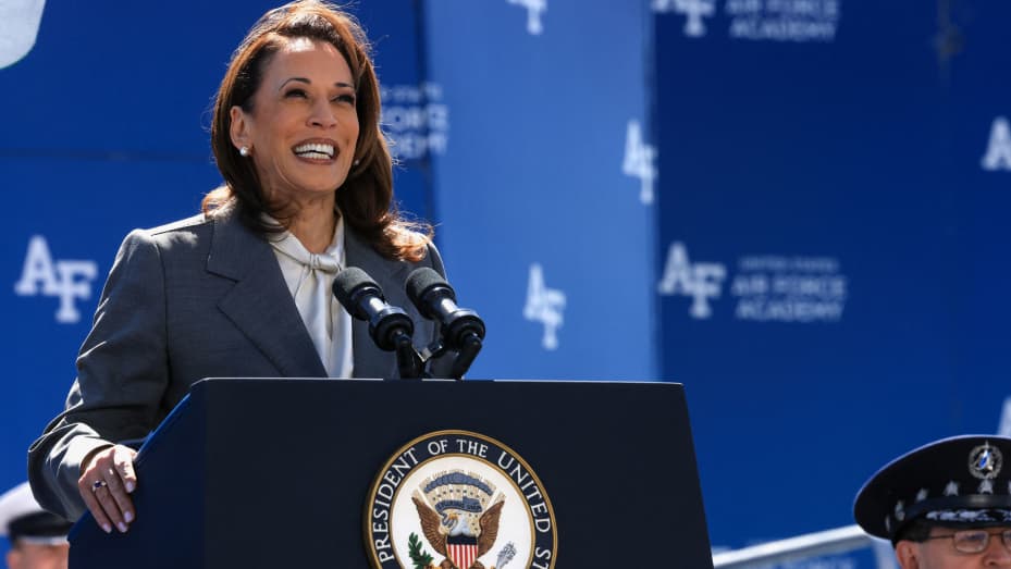 Pro-Crypto Moves Propel Kamala Harris Polymarket Odds to Lead Trump